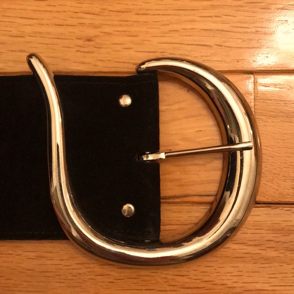 Black velvet belt with silver bulky buckle - Picture 4 of 4